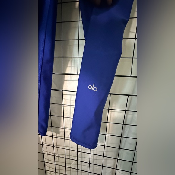 ALO Yoga Women's Vibrant Blue Leggings - Picture 3 of 4